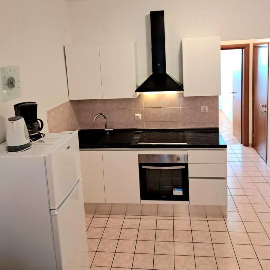 Apartments Bellus Mare 木洛希尼 外观 照片