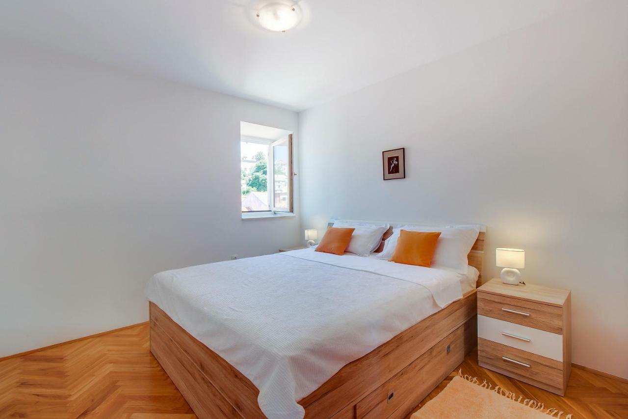 Apartments Bellus Mare 木洛希尼 外观 照片