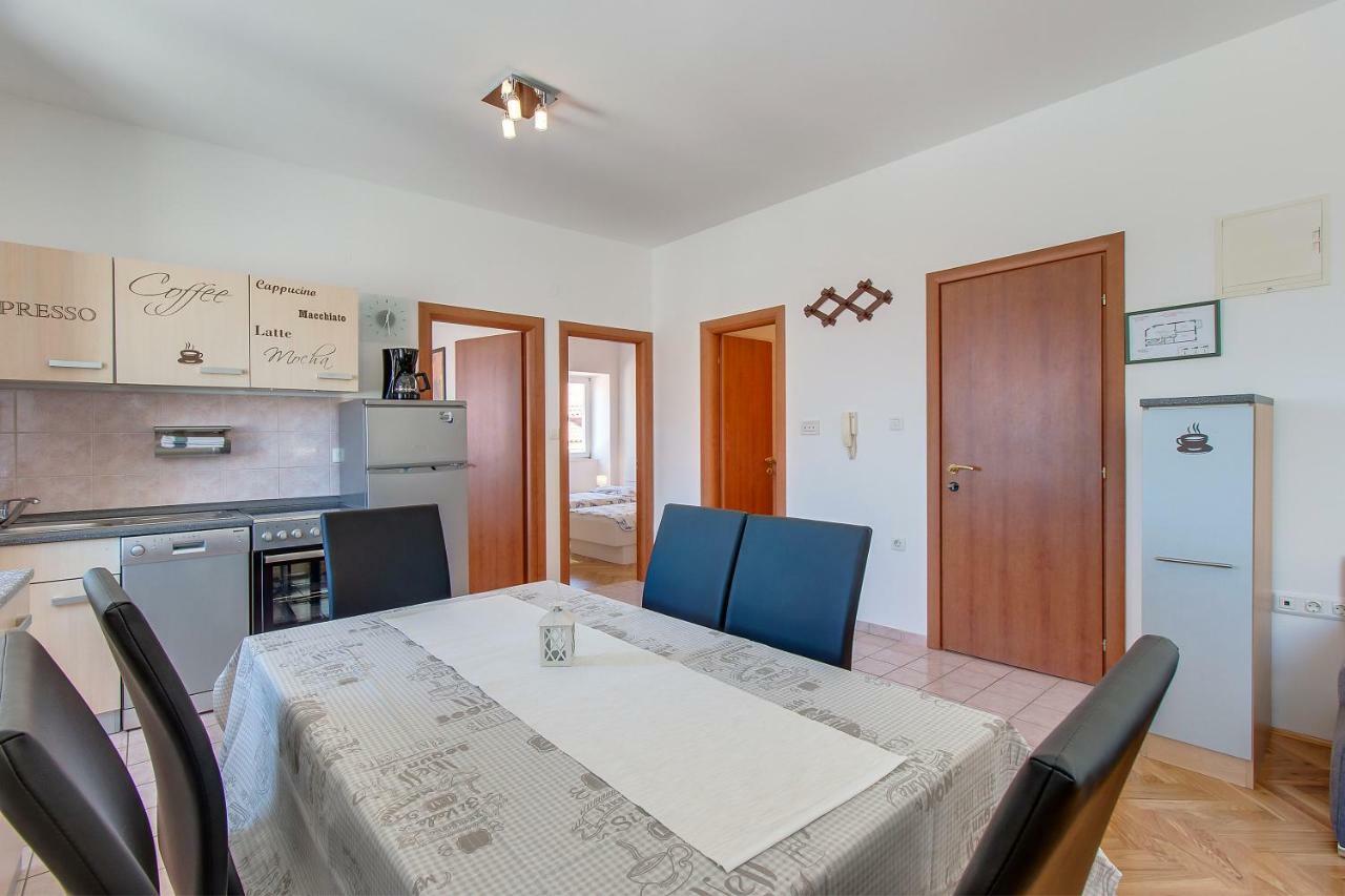 Apartments Bellus Mare 木洛希尼 外观 照片