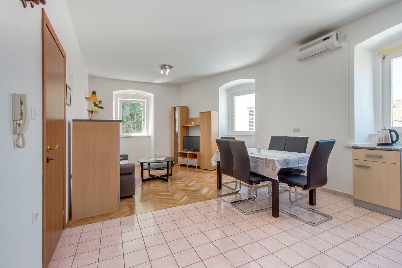 Apartments Bellus Mare 木洛希尼 外观 照片